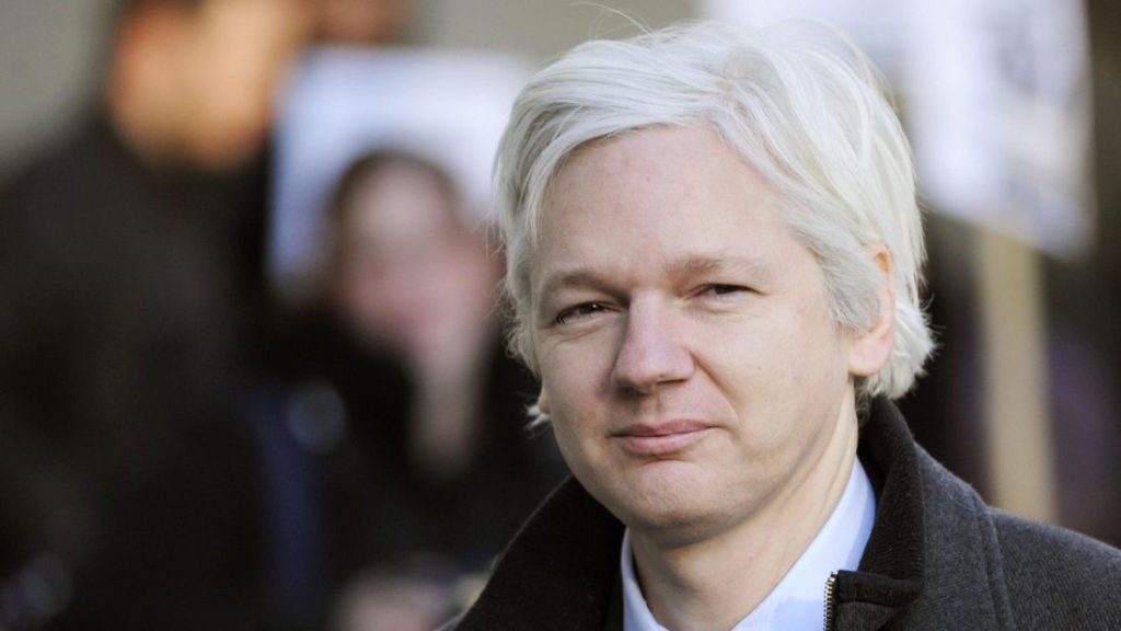 La Gran Bretagna ordina l’estradizione di Assange negli Usa